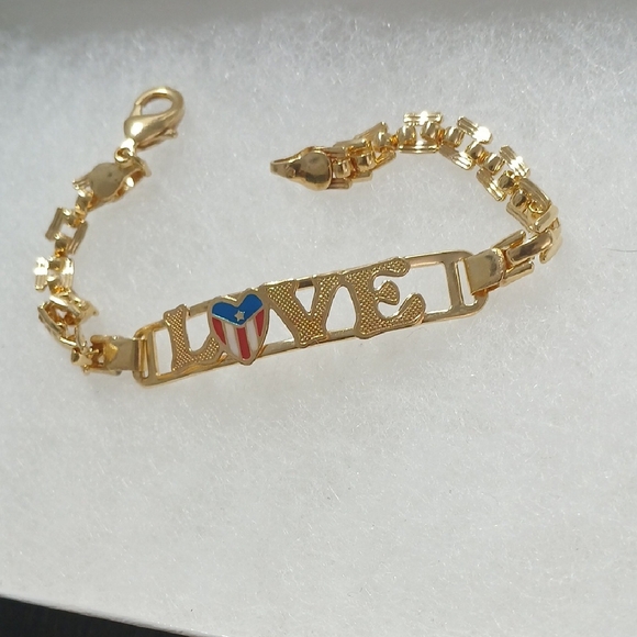 Gold Love Bracelet - Picture 5 of 6